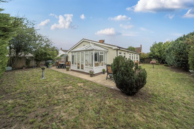Silver Street, Great Barford 3 bed detached bungalow for sale