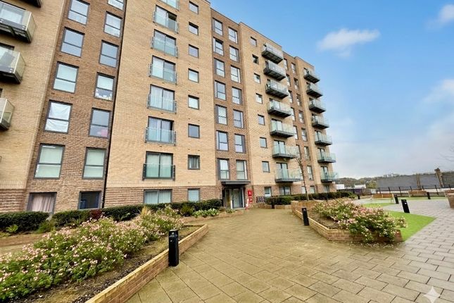 Ellesmere Court, Stirling Drive... 1 bed apartment for sale