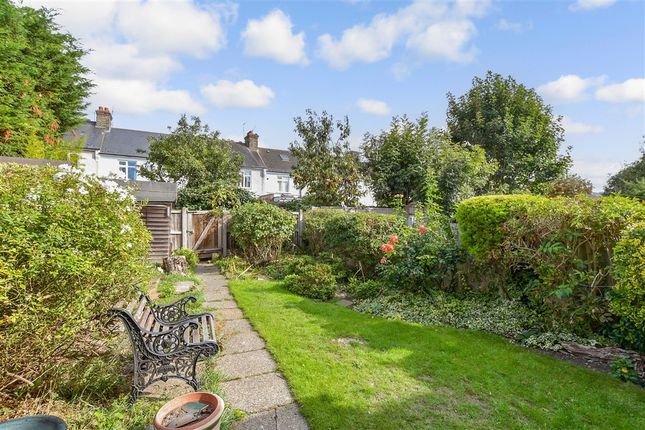 Pinnocks Avenue, Gravesend, Kent 3 bed terraced house for sale