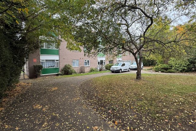 Elm Court, Bromley Road, Catford, SE6 2 bed flat for sale
