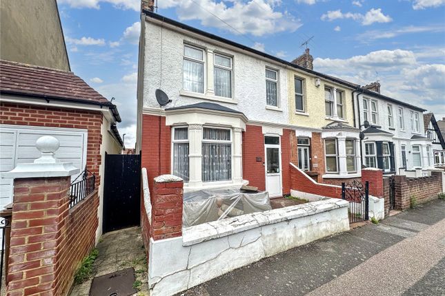 Carlton Avenue, Gillingham, Kent, ME7 3 bed end of terrace house for sale