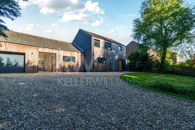Stratford Road, Cosgrove, MK19 3 bed detached house for sale