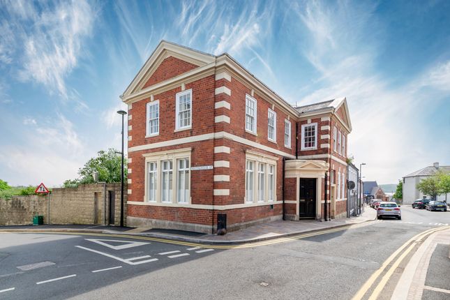 2 bed warehouse