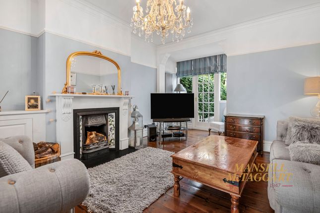 5 bedroom semi-detached house for sale