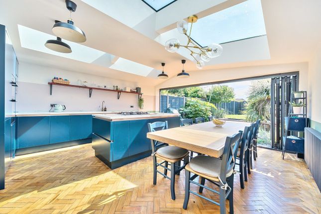 3 bed end terrace house