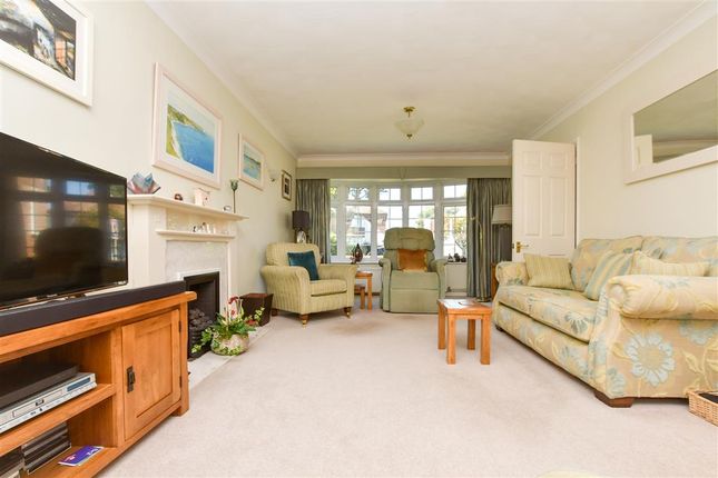 4 bed detached house