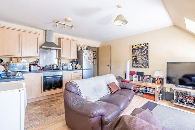 192 Avonmouth Road, Bristol BS11 2 bed flat for sale