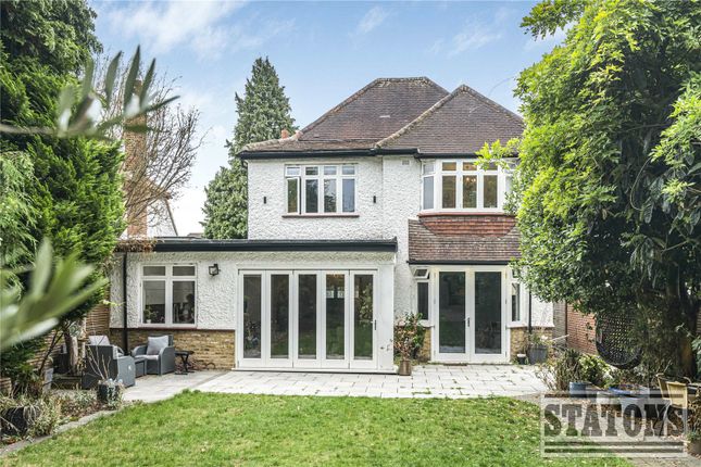 Bourne Avenue, London, N14 4 bed detached house for sale