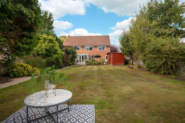 Comptons Lane, Horsham, RH13 6 bed detached house for sale