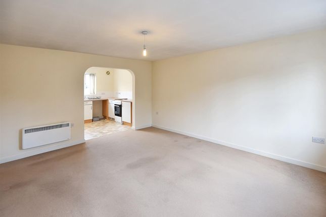 Otter Springs, Gillingham 2 bed flat for sale