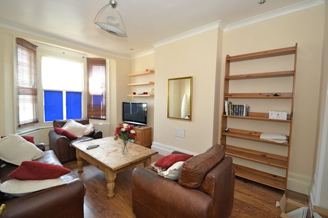 2 bed flat