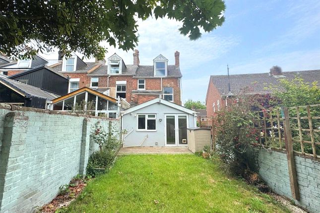 4 bedroom end of terrace house for sale