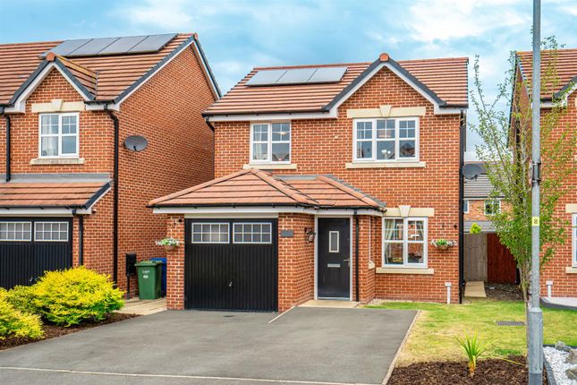 Stansfield Drive, Euxton, Chorley 3 bed detached house for sale