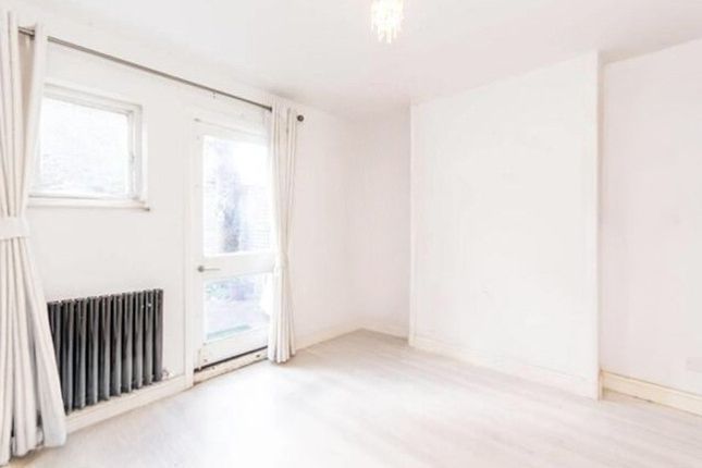 Beauclerc Road, Hammersmith W6 2 bed flat for sale