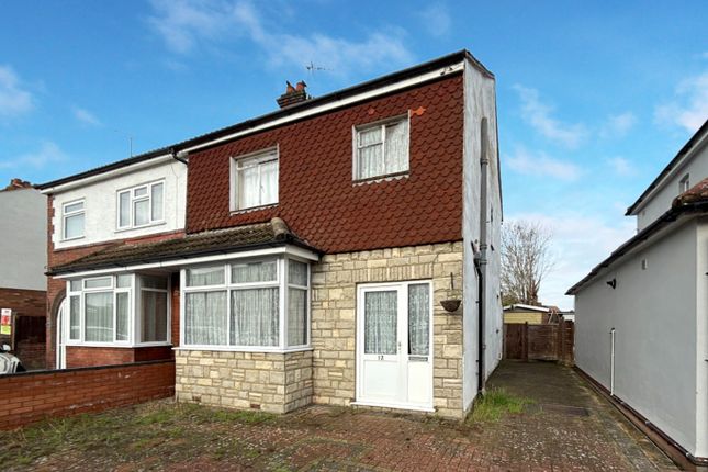 Houghton Regis, Bedfordshire LU5 3 bed semi