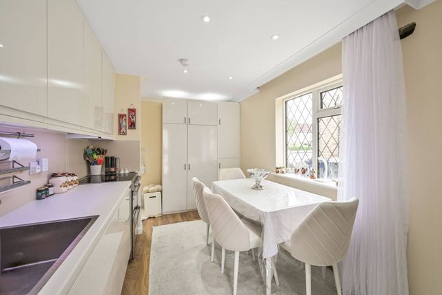 Sturgess Avenue, Hendon, London, NW4 3 bed end of terrace house for sale