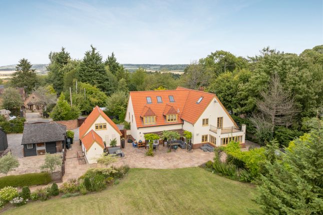 Chinnor Road, High Wycombe HP14 7 bed detached house for sale