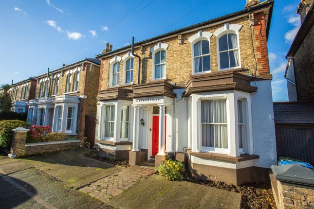 4 Gladstone Road, Broadstairs, CT10 3 bed detached house for sale