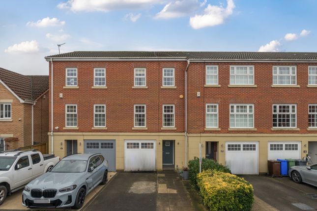 Ferndale, Hyde, Cheshire, SK14 3 bed terraced house for sale