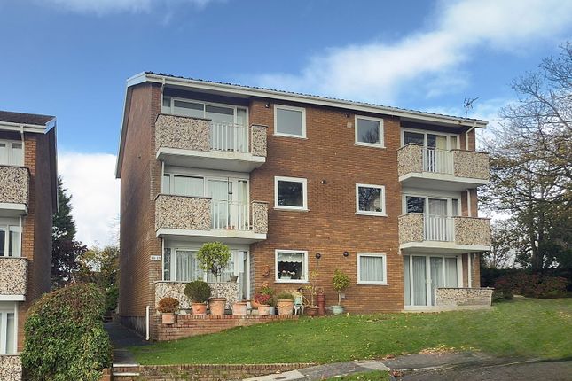 Groves Avenue, Swansea SA3 2 bed flat for sale