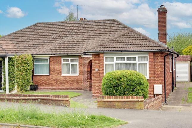 Oaklands Avenue, Brookmans Park AL9 3 bed semi