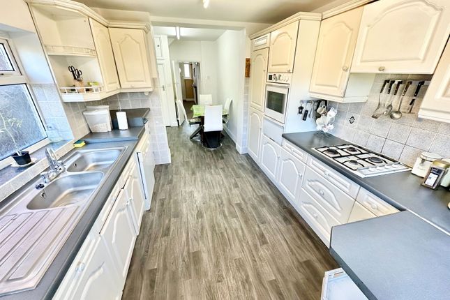 3 bed end terrace house