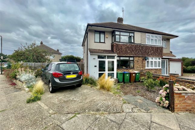 Dorothy Evans Close, Bexleyheath... 3 bed semi