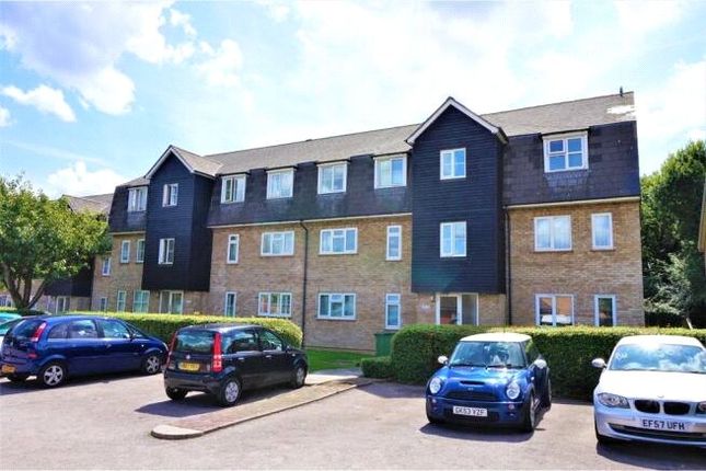 Menzies Avenue, Laindon West... 2 bed apartment for sale