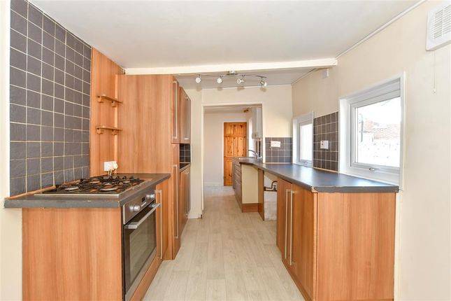 Cavendish Place, Newport, Isle of Wight 2 bed end of terrace house for sale