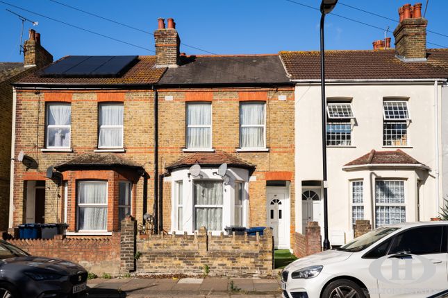 Mount Avenue, Southall 3 bed terraced house for sale