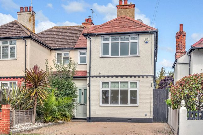 Church Road, Shoeburyness SS3 2 bed semi