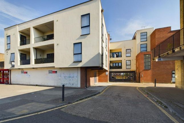 St. Johns Way, Corringham, SS17 1 bed apartment for sale