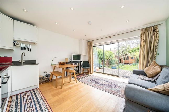 Wricklemarsh Road, London SE3 2 bed flat for sale