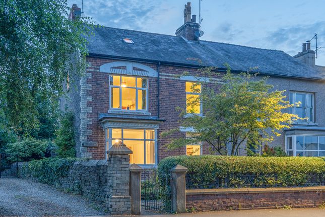 6 bedroom semi-detached house for sale