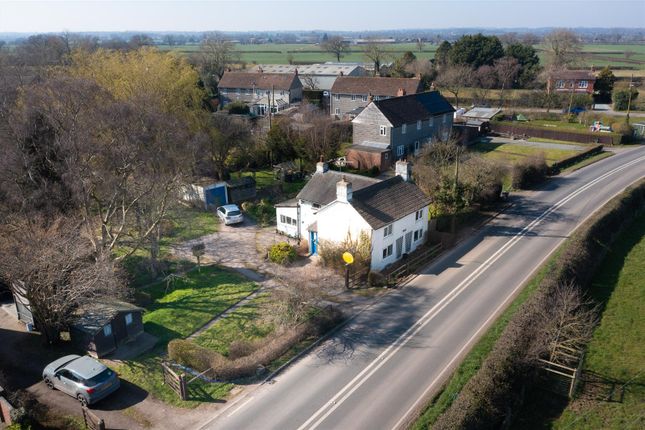 2 bedroom detached house for sale