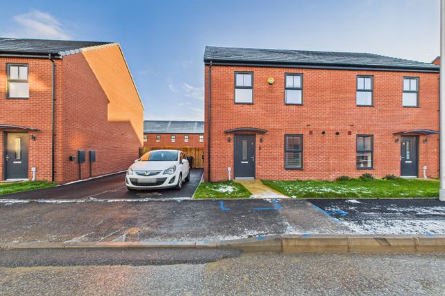 Pippin Lane, Kingswood, Hull, HU7 3PW 3 bed semi