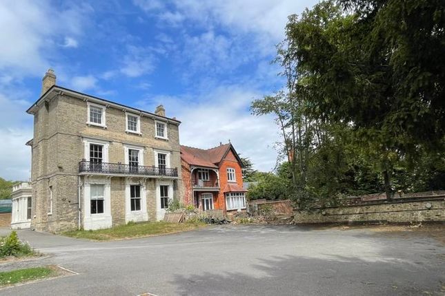 10 bedroom semi-detached house for sale