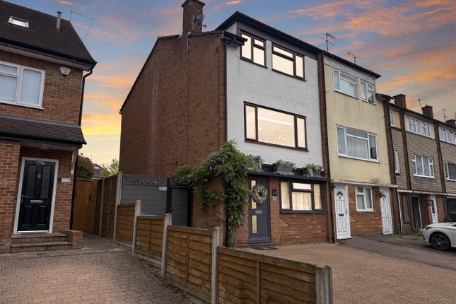 Ebberns Road, Hemel Hempstead HP3 4 bed end of terrace house for sale