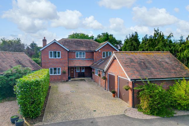 6 bedroom detached house for sale