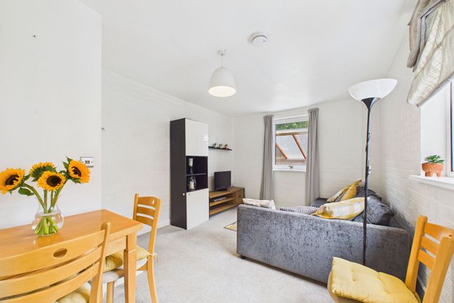 1 bedroom detached bungalow for sale