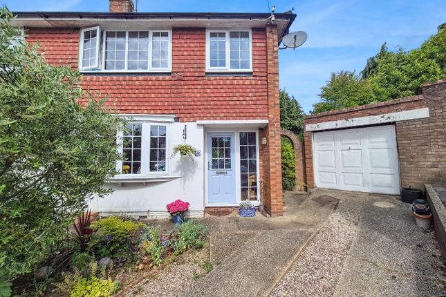 Kynance Close, Luton, Bedfordshire... 3 bed semi