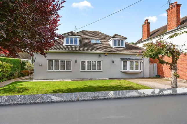 Salisbury Grove, Camberley GU16 5 bed detached house for sale