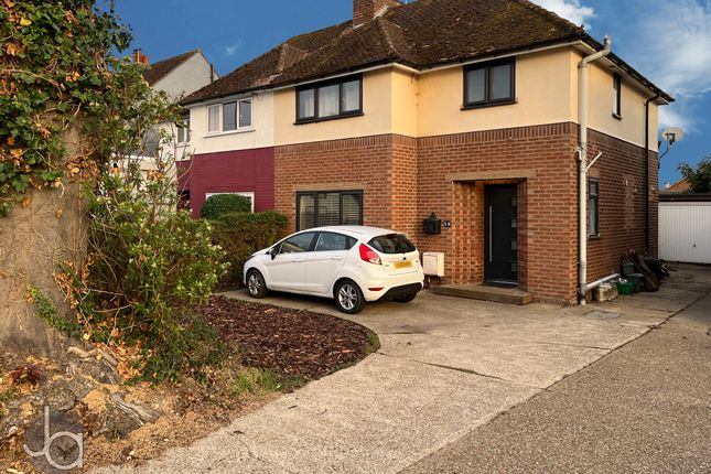 3 bedroom semi-detached house for sale