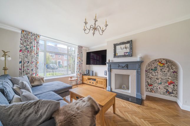 Clintons Green, Bracknell, Berkshire 3 bed semi