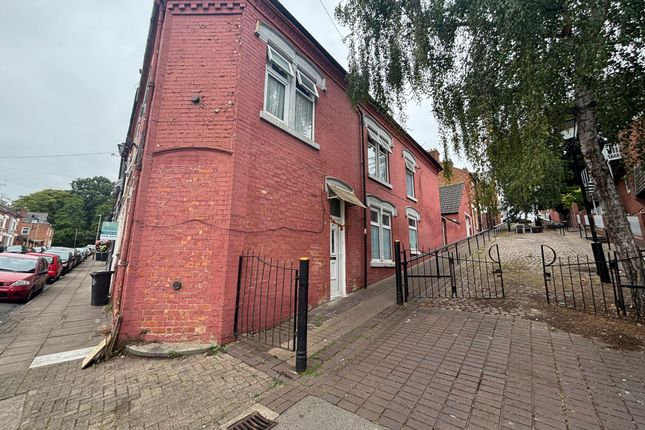 3 bed end terrace house