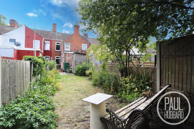 Meadow Road, Oulton, NR32 3 bed terraced house for sale