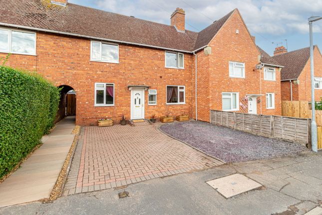 Newburgh Crescent, Warwick CV34 4 bed terraced house for sale