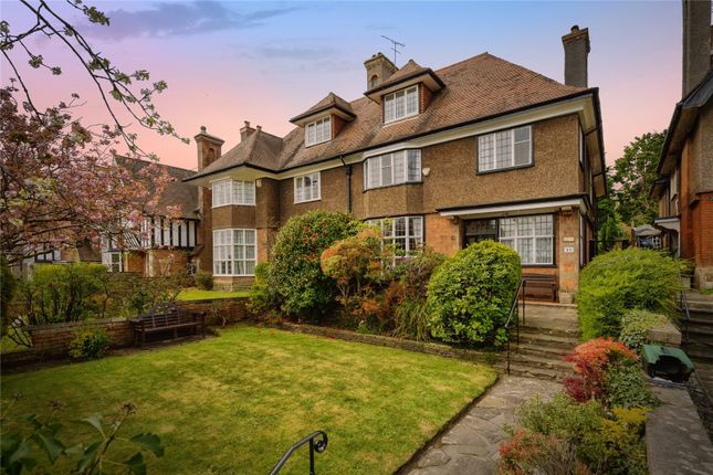 5 bedroom semi-detached house for sale