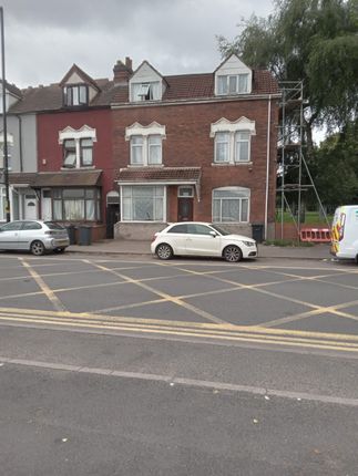 8 bed end terrace house