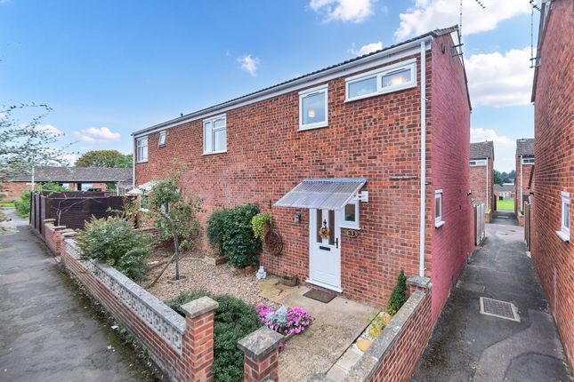 Vincent Close, Newmarket CB8 3 bed semi